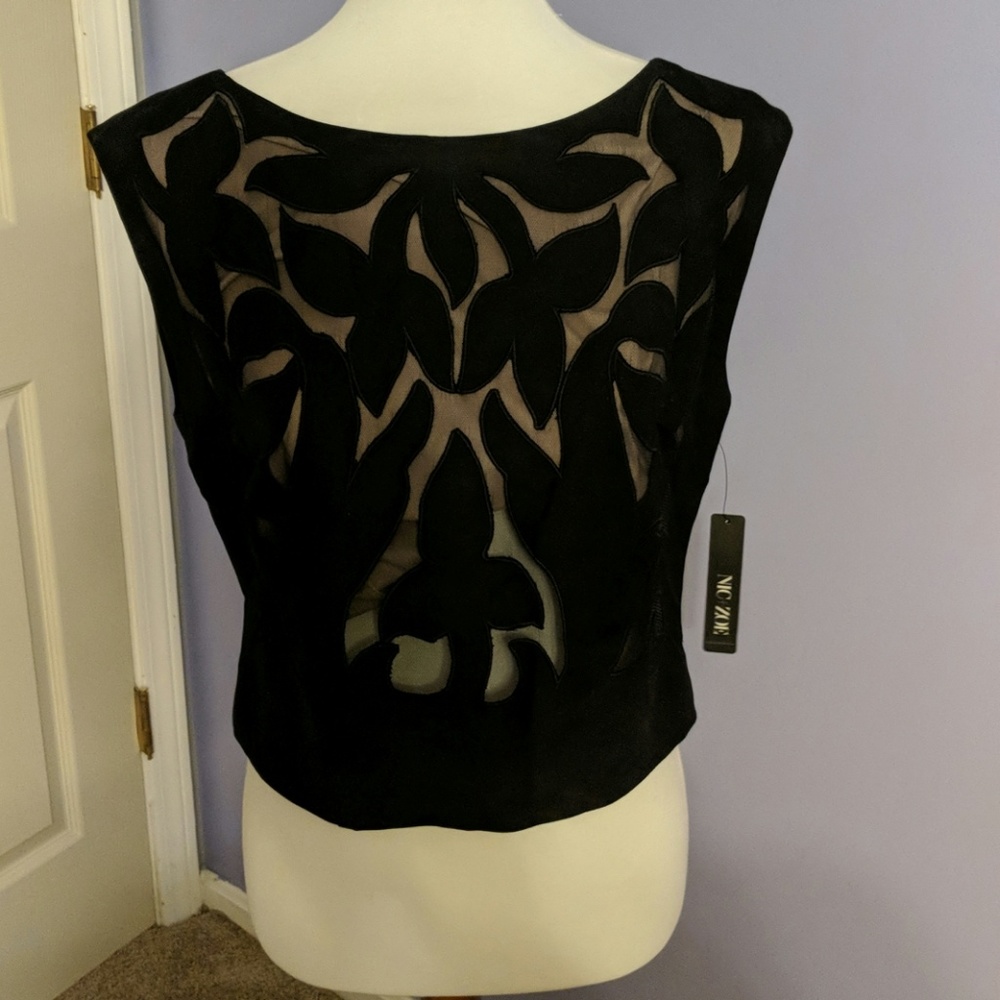 Nic + zoe black cutout crop top NWT, originally $168.
